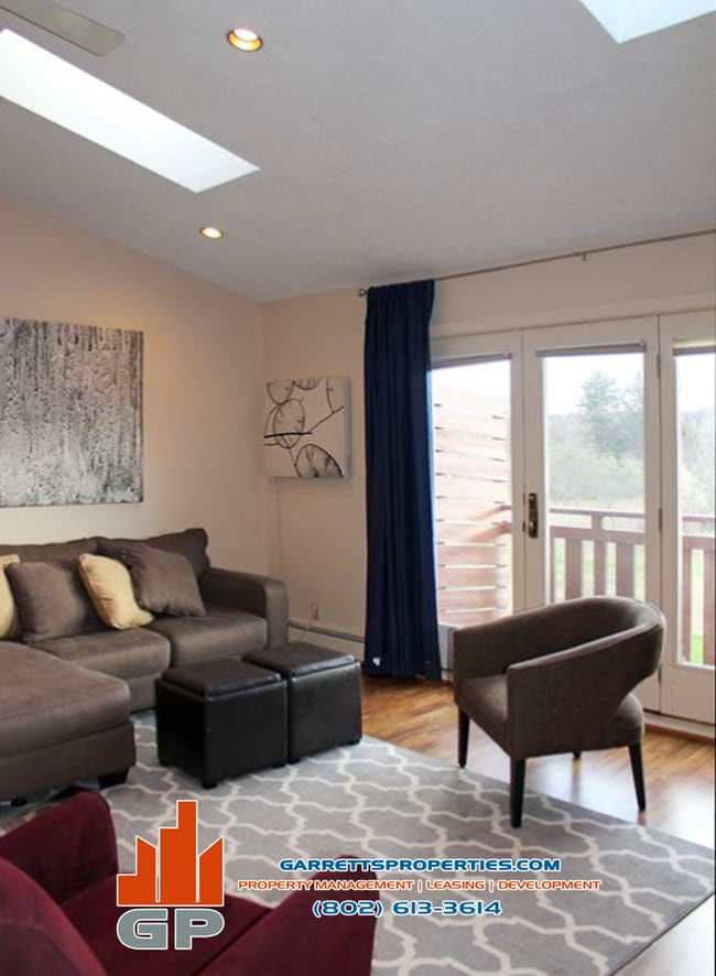 Photo - 243 Eastview Cir Townhome