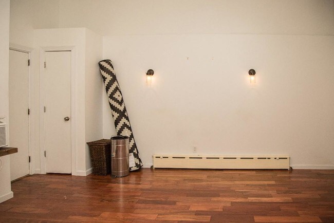 Foto del edificio - 487 Seneca Ave