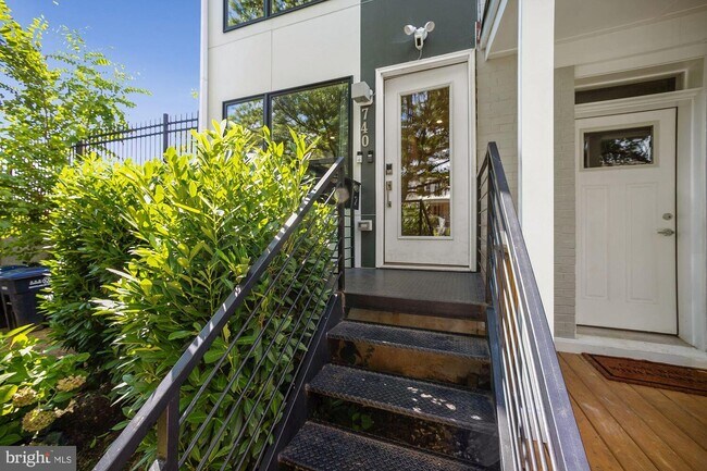 Front entrance - 740 Irving St NW