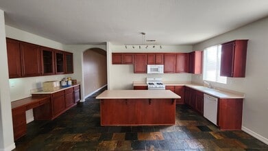 Building Photo - 25288 Red Fern Cir