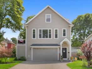 Building Photo - 74 8th Ave