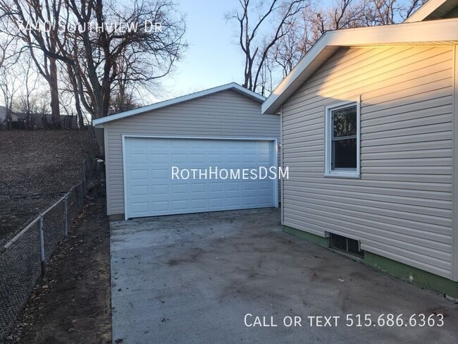 Building Photo - 7440 Southview Dr