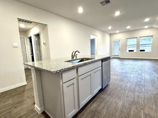 Building Photo - 1305 Middleton Grv