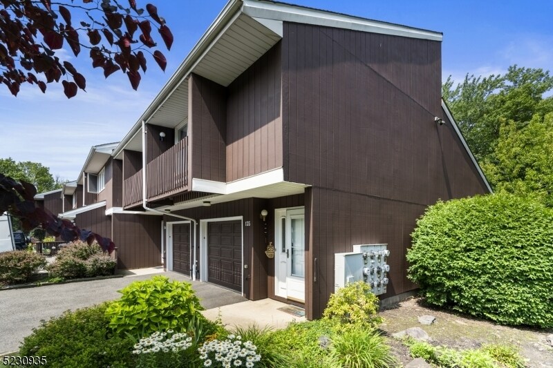 135 Marion Dr, West Orange, NJ 07052 Room for Rent in West Orange, NJ