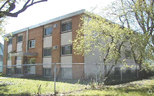 Foto del edificio - 3220 Portland Ave