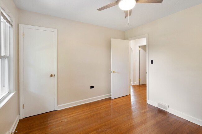 Foto del edificio - 559 Bailey St