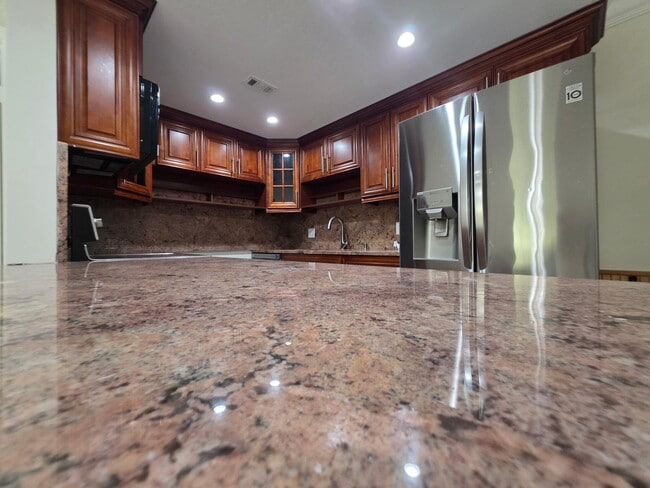 Foto del edificio - 111 Lake Ave