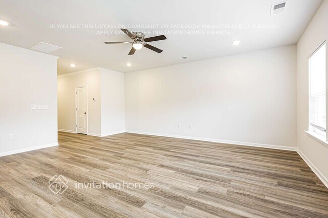 Building Photo - 3992 Zepelin Wy