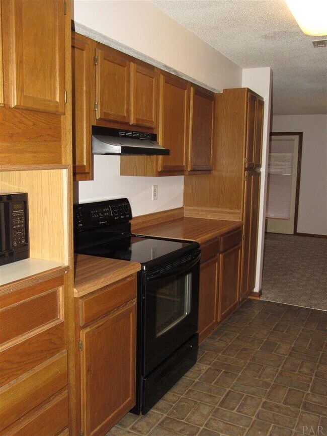 Building Photo - 2987 Meredith Dr