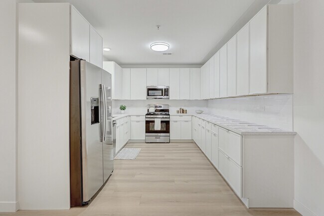 Foto del edificio - 9201 N Milwaukee Ave