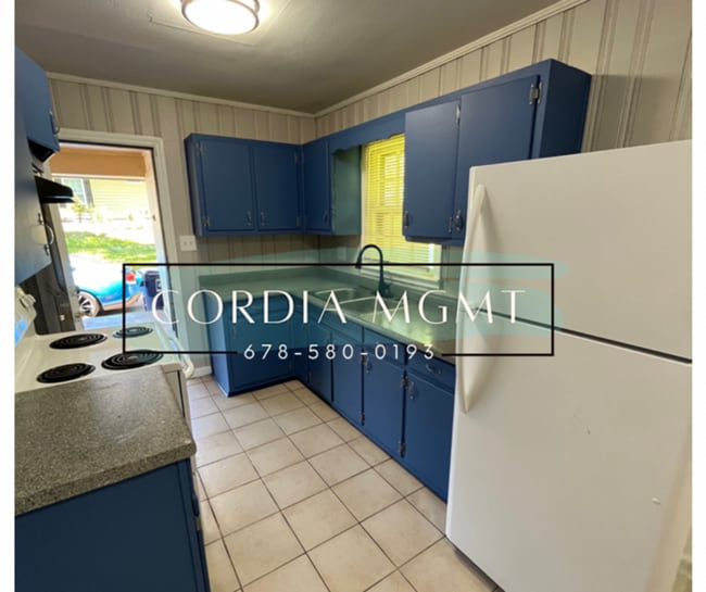 Foto del edificio - Beautiful Brick Home with Space! - Mableton is Ready