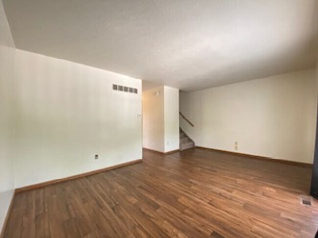 Foto del edificio - 815 W Wilden Ave