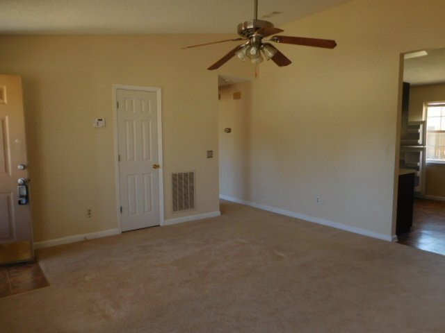 Foto del edificio - Home For Rent