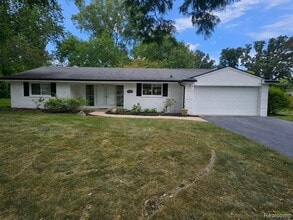 Building Photo - 2950 Aspen Ln