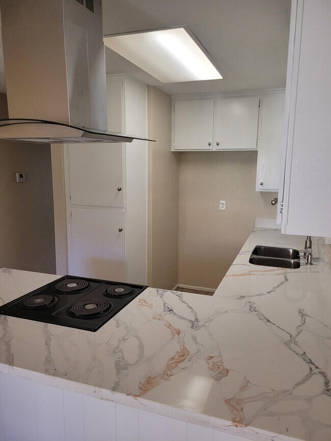 Foto del edificio - 1217 Vista Serena Ave