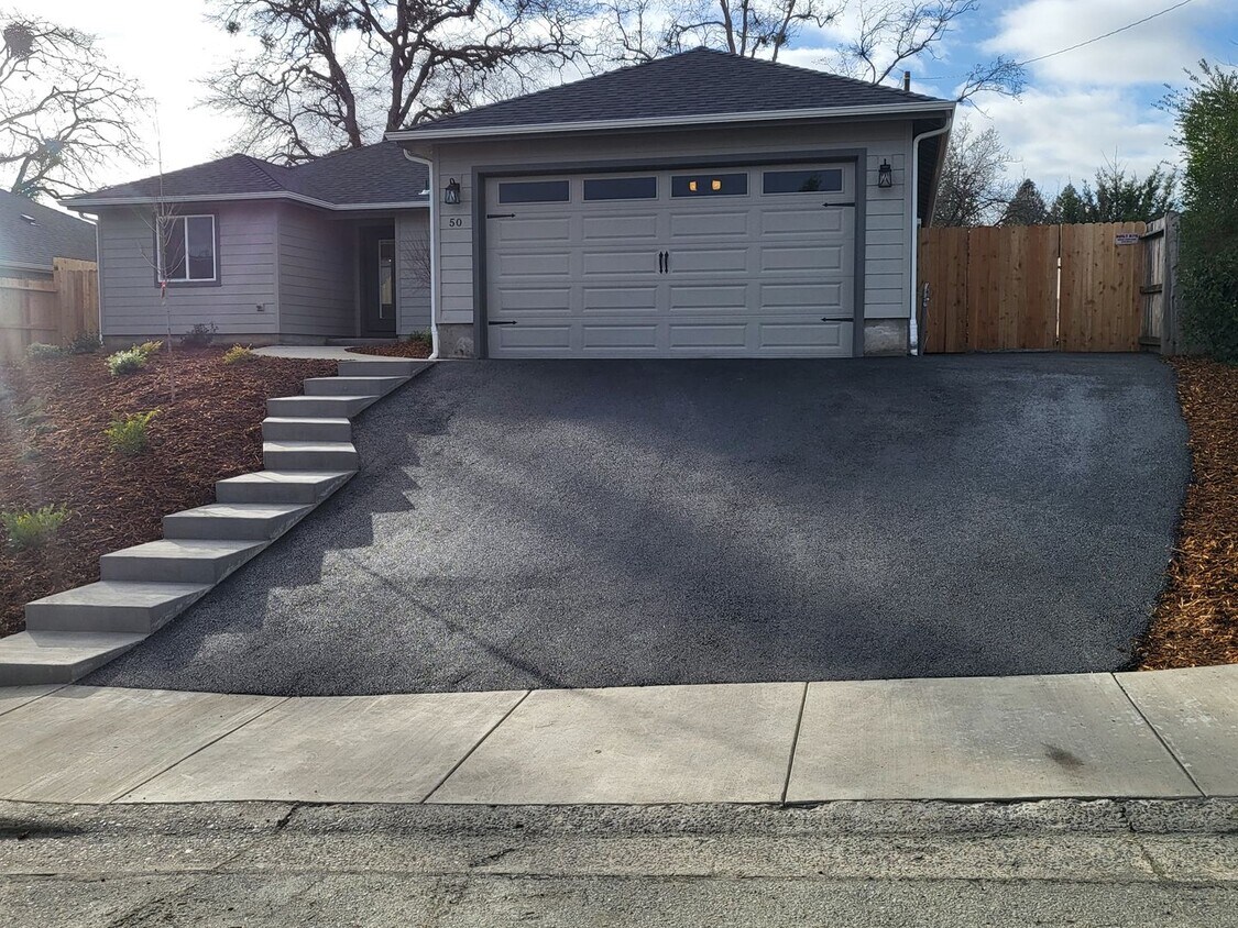3 bed 2 bath Home for Rent in Grants Pass - 3 bed 2 bath  Home for Rent in Grants Pass