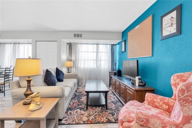 Foto del edificio - 3315 58th Ave S