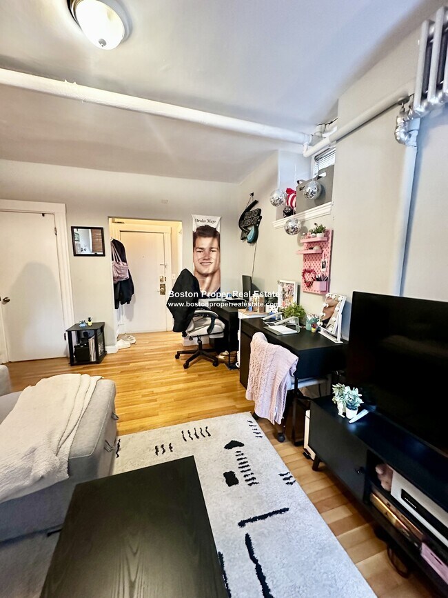 Foto del edificio - 583 Beacon St