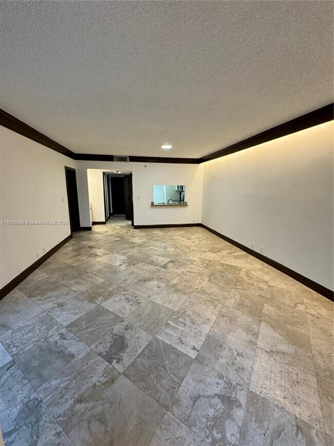 Foto del edificio - 520 Brickell Key Dr