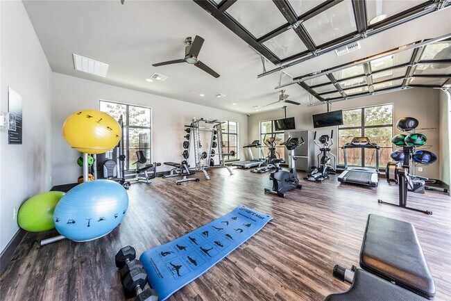 Foto del edificio - 1010 Beechtree Ln