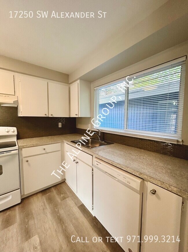 Foto del edificio - 3 Bedroom Townhome!