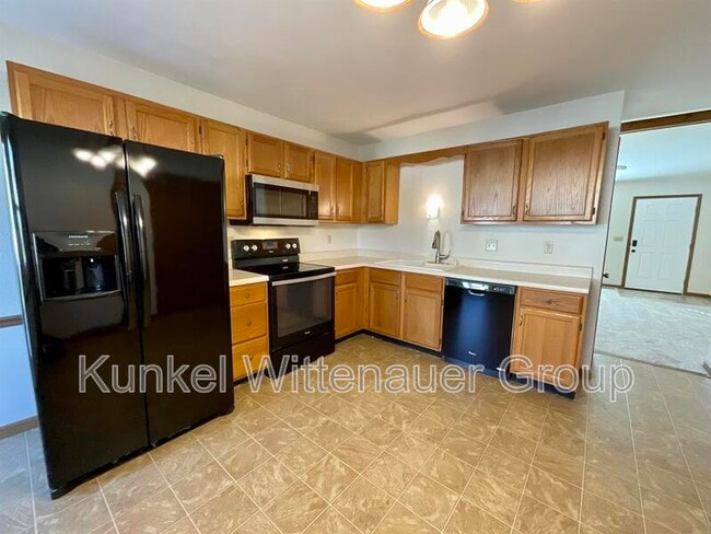 Building Photo - 614 Carol Ann Dr