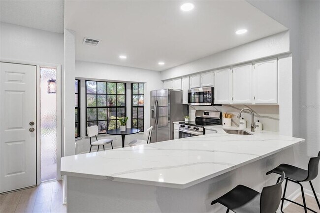 Foto del edificio - 2582 Bentley Dr