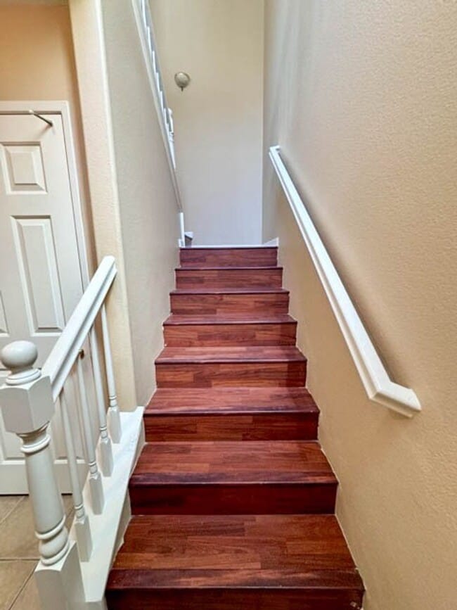 Building Photo - 2 bedroom Condo available for LEASE in Moreno Valley!