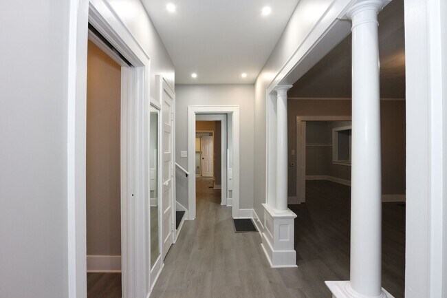 Foto del edificio - Large Frankfort Home!