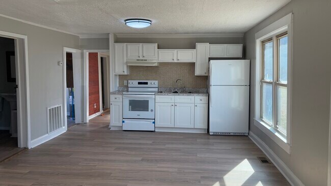 Foto del edificio - 904 E Myrtle Ave