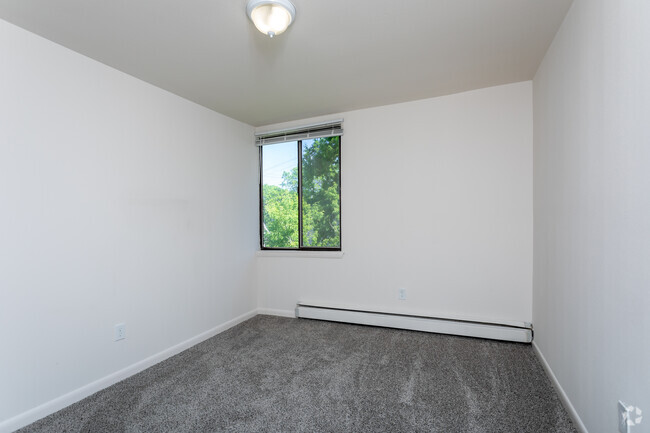 1BR, 1BA - H - River Terrace Apartments