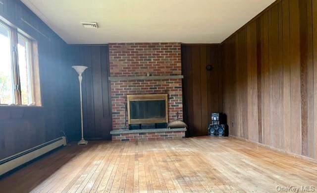 Foto del edificio - 142 Shawanga Lodge Rd