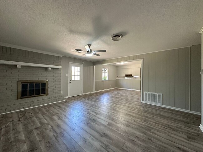 Foto del edificio - 5809 Enid St