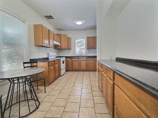 Building Photo - "Spacious 3-Bedroom San Antonio Gem with A...