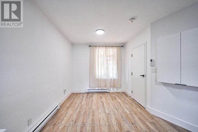 Building Photo - 541 St Clarens Ave