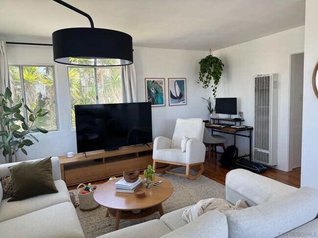 Building Photo - 1429 Sunset Cliffs Blvd