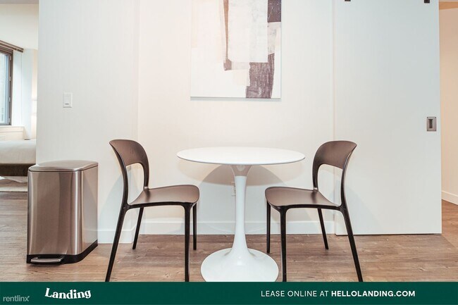 Foto del edificio - 742 N LaSalle Dr