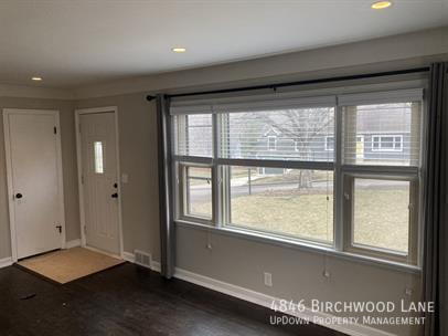 Foto del edificio - 4846 Birchwood Ln