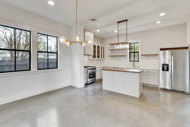 Building Photo - 4631 Marlo Dr