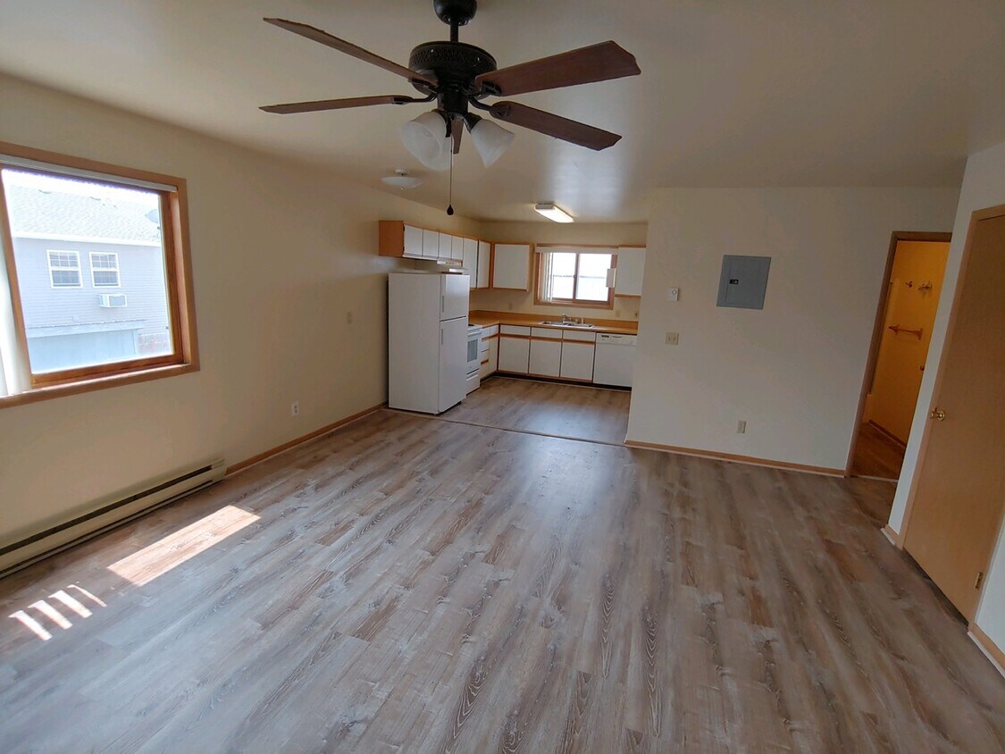 Primary Photo - 2820 Baker Dr