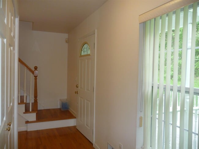 Building Photo - 202 Schlueter Dr
