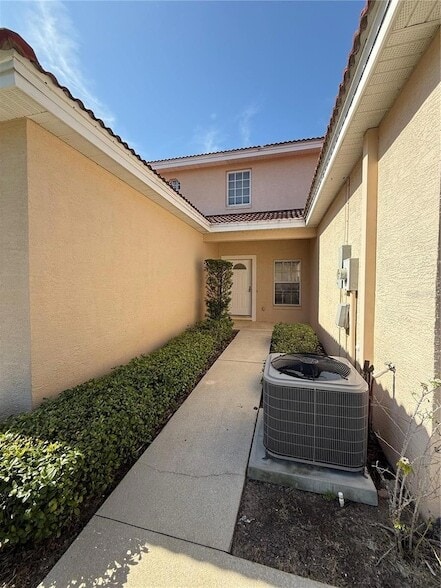 Building Photo - 2212 Garden Lake Dr