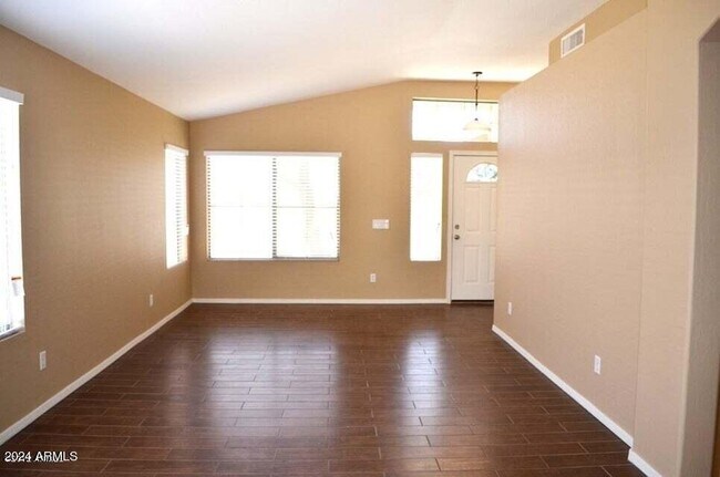 Foto del edificio - 1123 N 88th Pl