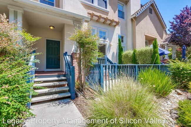 Building Photo - 2 br, 2.5 bath House - 333 Eaton Lane