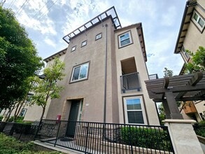 Building Photo - 1311 Groveside Way