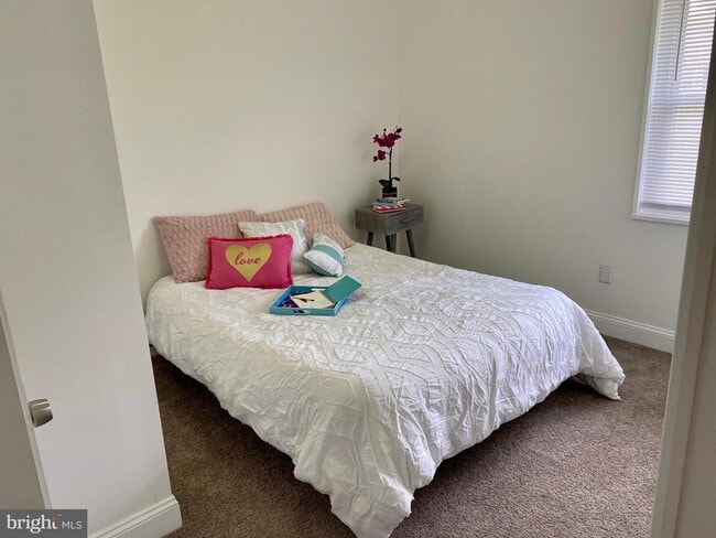 Building Photo - 1120 Wentworth Dr