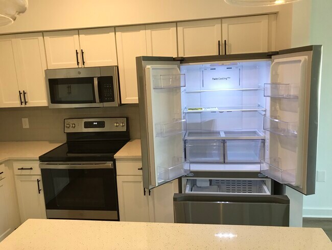 Kitchen - 1540 Lebanon Pike