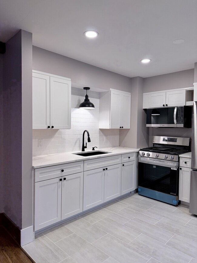 Building Photo - 34 Bakerdale Rd Building Photo - 34 Bakerdale Rd