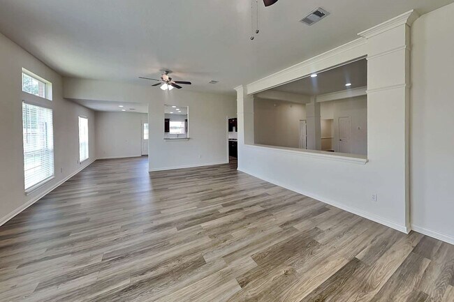 Foto del edificio - 383 Hyland Ln