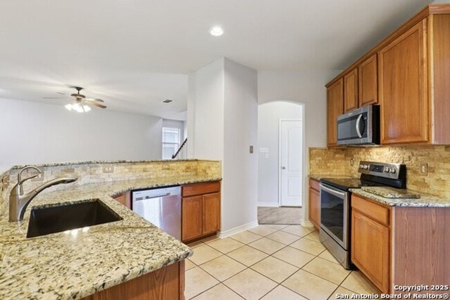 Building Photo - Welcome to your dream home-a stunning 4-bedroom, 2.5-bath residence